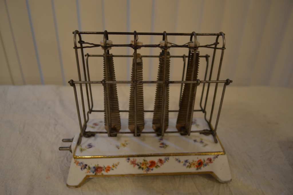 General Electric D-12 Toaster